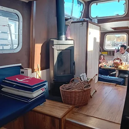 Boat Judy Proche Paris * Maurecourt